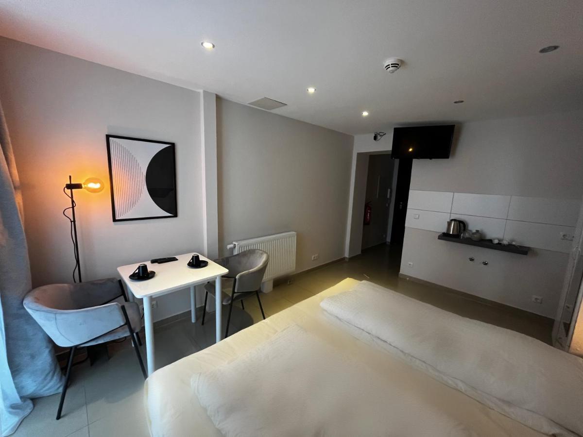 Mala Me Hotel Ганновер Экстерьер фото