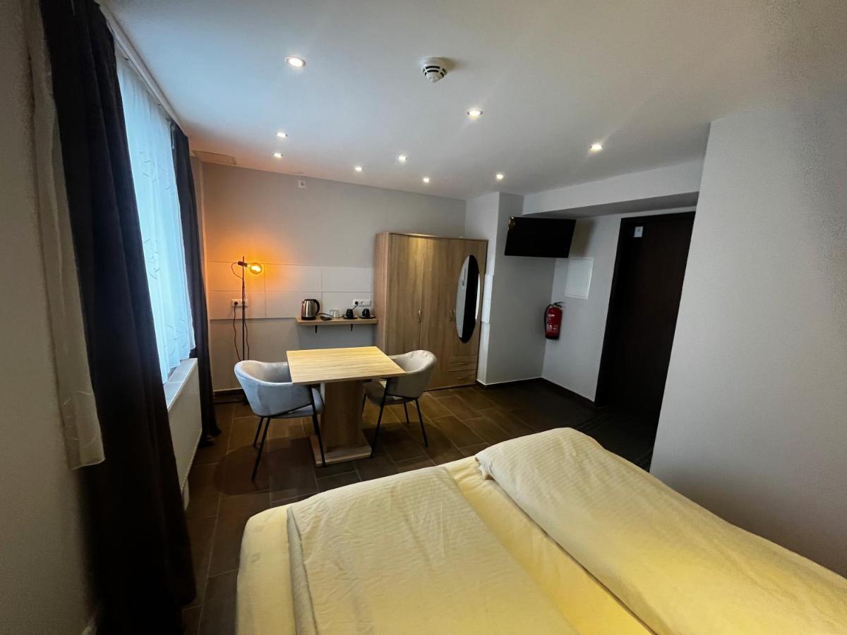 Mala Me Hotel Ганновер Экстерьер фото