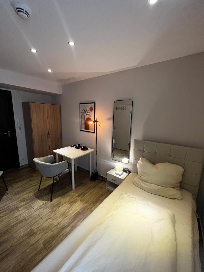 Mala Me Hotel Ганновер Экстерьер фото