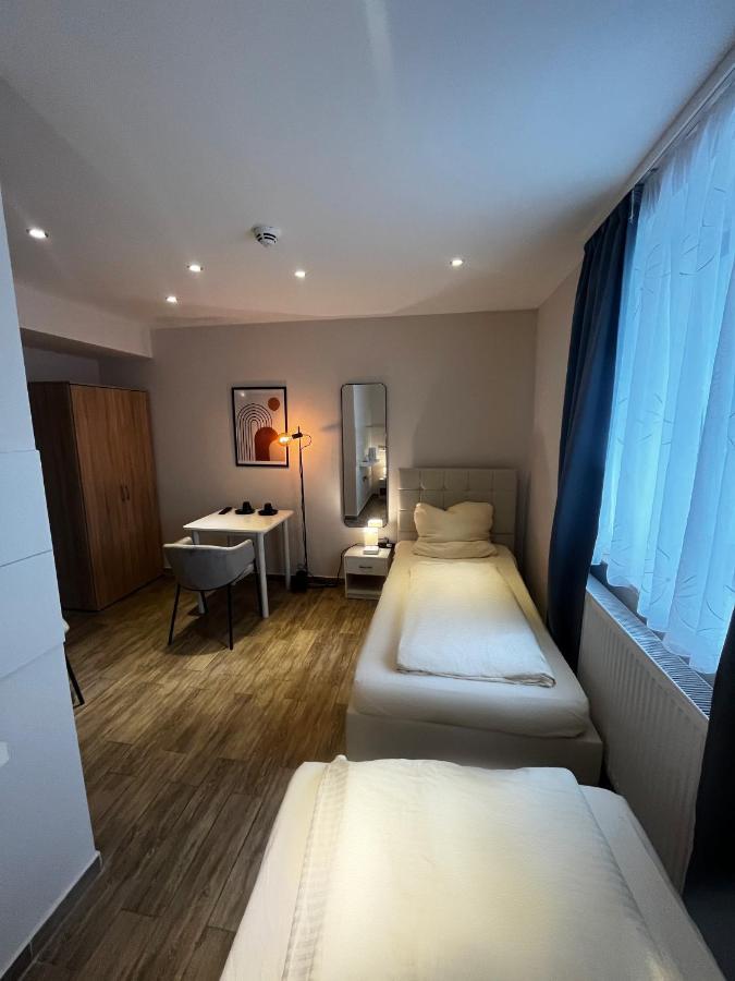 Mala Me Hotel Ганновер Экстерьер фото