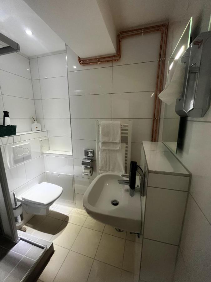 Mala Me Hotel Ганновер Экстерьер фото