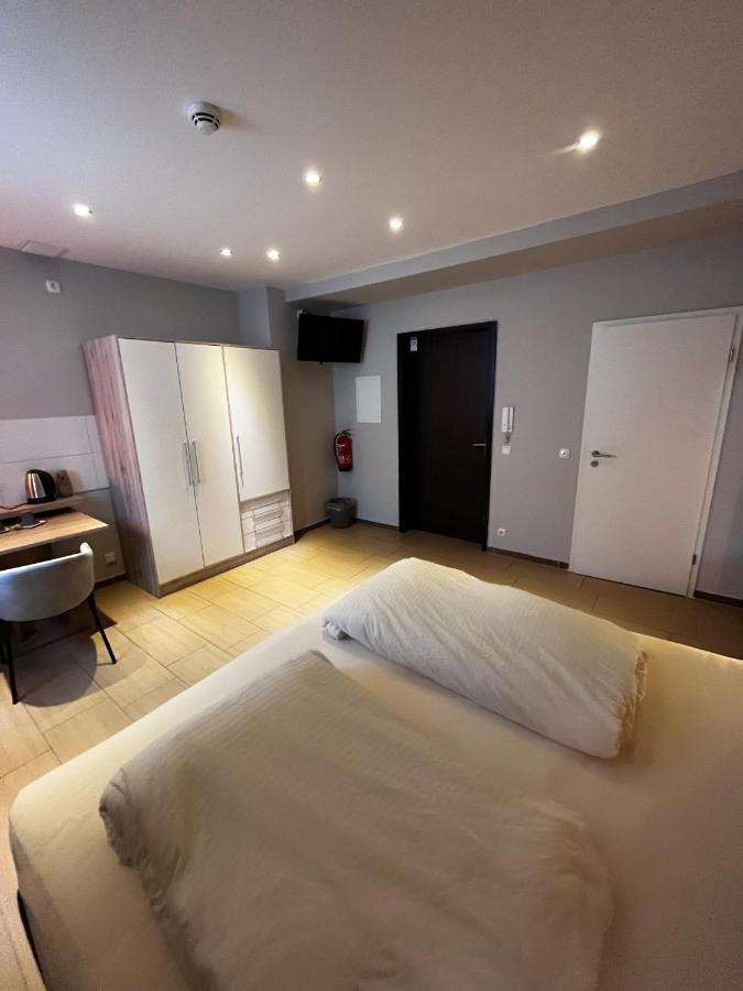Mala Me Hotel Ганновер Экстерьер фото