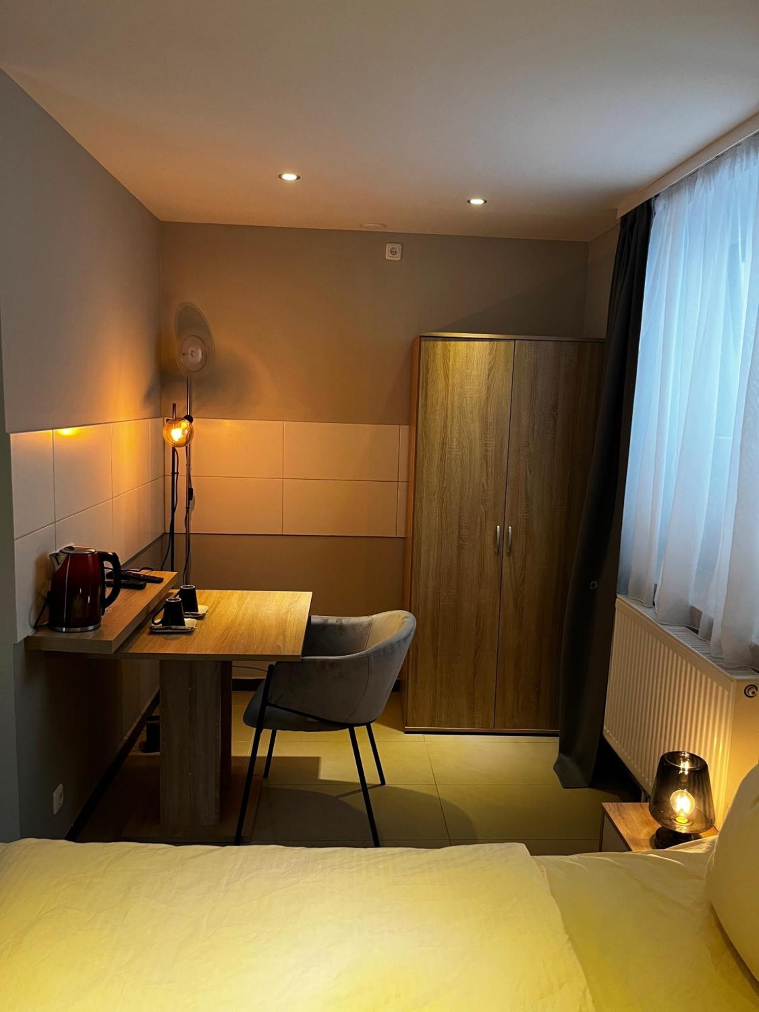 Mala Me Hotel Ганновер Экстерьер фото