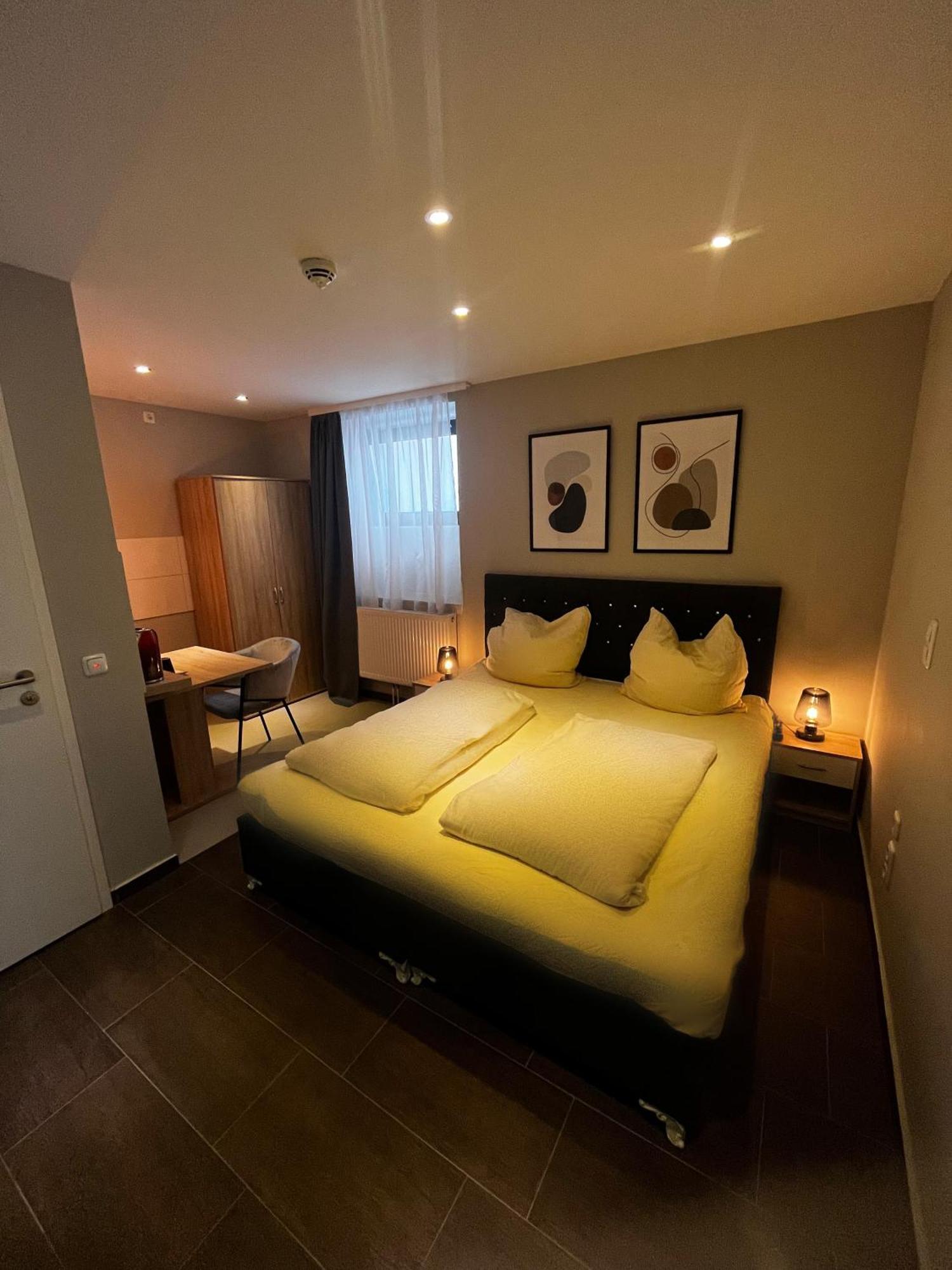 Mala Me Hotel Ганновер Экстерьер фото